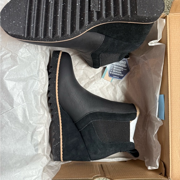 🆕Toms Maddie Black Genuine Leather Shoes with Platform Sole NWT - Desert wedge - Picture 2 of 7
